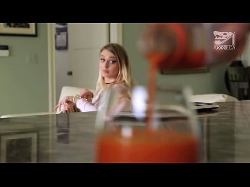 ❤️ Hot jente med store pupper og stram fitte får kuk fra taperen, men veldig hardt ❌ Superporno hos oss ️❤