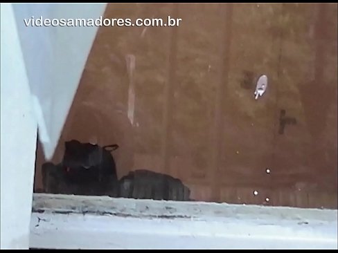 ❤️ Kåt mann som ser på kjæresten sin med en annen fyr, spiller inn en jævla video uten å forstyrre paret ❌ Superporno hos oss ️❤