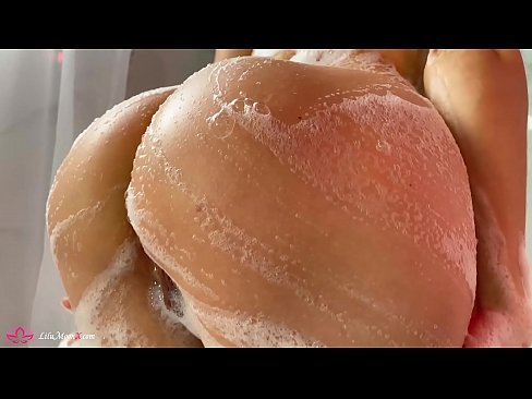 ❤️ Brunette onanerer fitte med vibrator til intens orgasme i dusjen ❌ Superporno hos oss ️❤