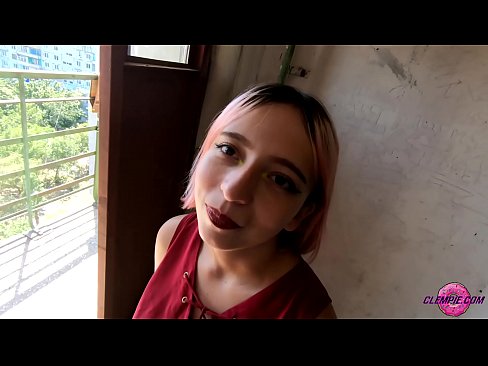 ❤️ Sensuell student suger en fremmed i utmarken - Cum On His Face ❌ Superporno hos oss ️❤